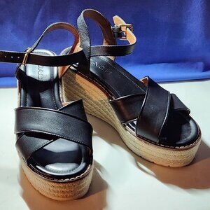 Coach wedge platform sandals sz 6 M black leather great condition !